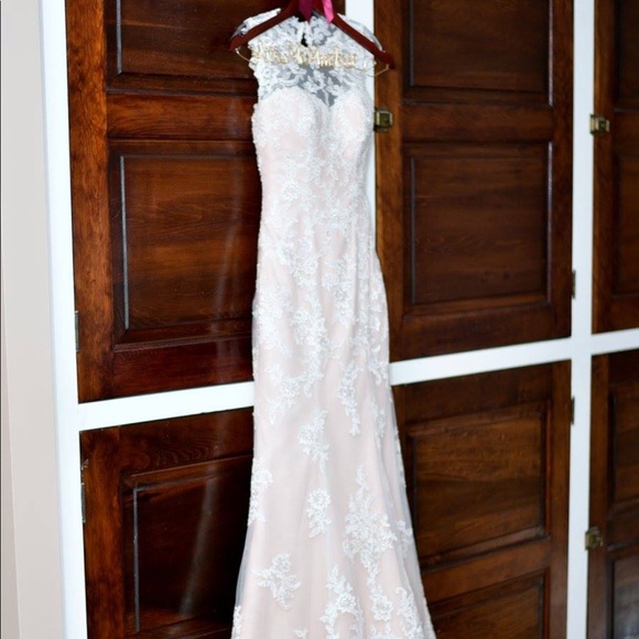 Wedding dress - Picture 2 of 3